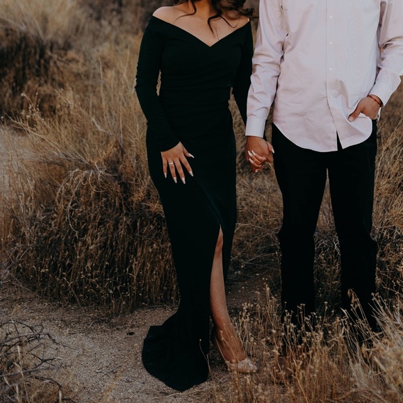 Windsor | v Plunge Long Sleeve Emerald Green Slip Maxi Gown - Picture 1 of 8